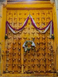 18 Padi Karuppasamy Temple